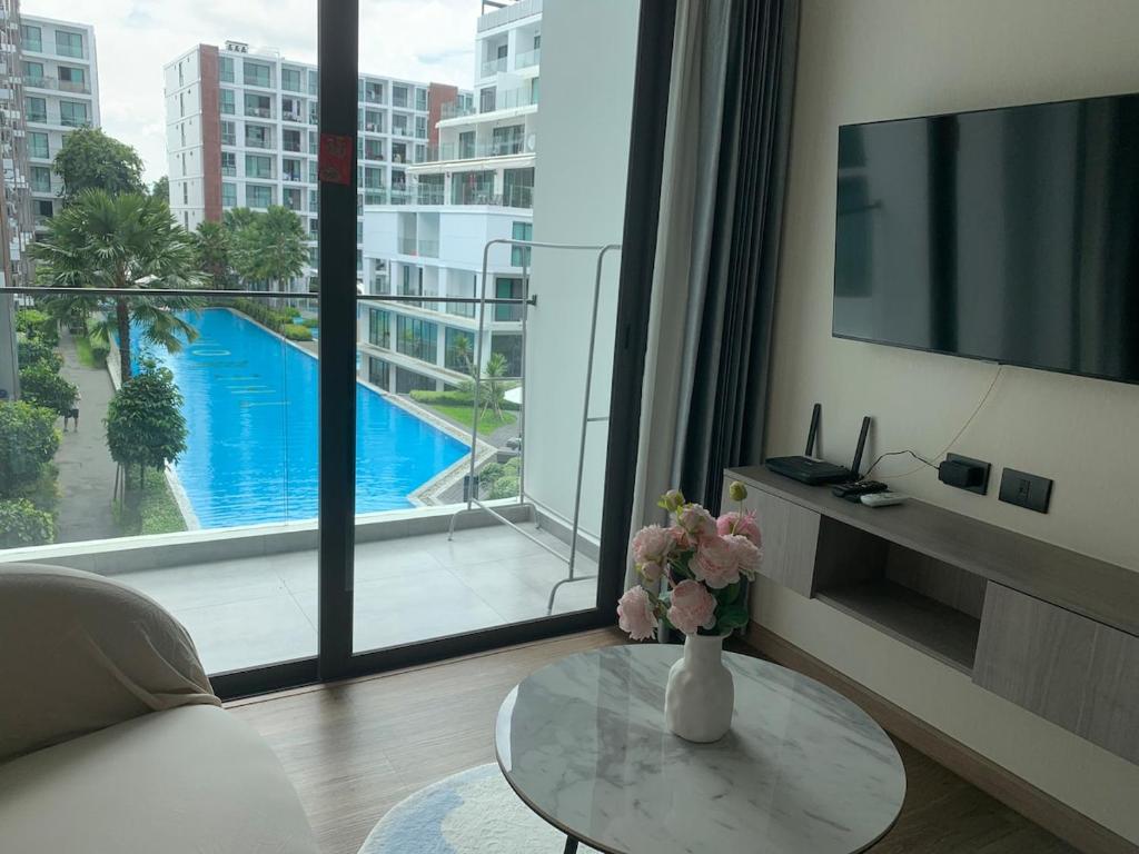 Chiang Mai A Luxury Community The one pool view facing the super large swimming pool community, Čiang Mai