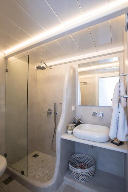 Christy Suites by Alpha Living photo
