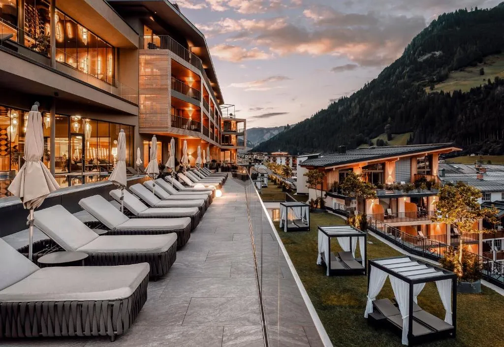 DAS EDELWEISS - Salzburg Mountain Resort, hotel in Grossarl