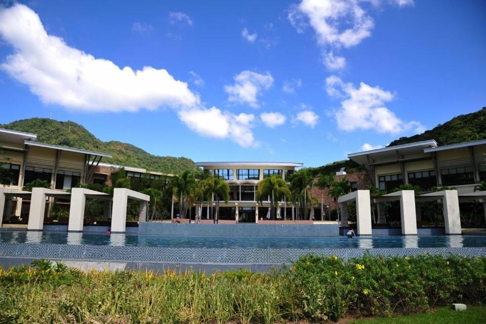 Creys Pico de Loro condo, Nasugbu