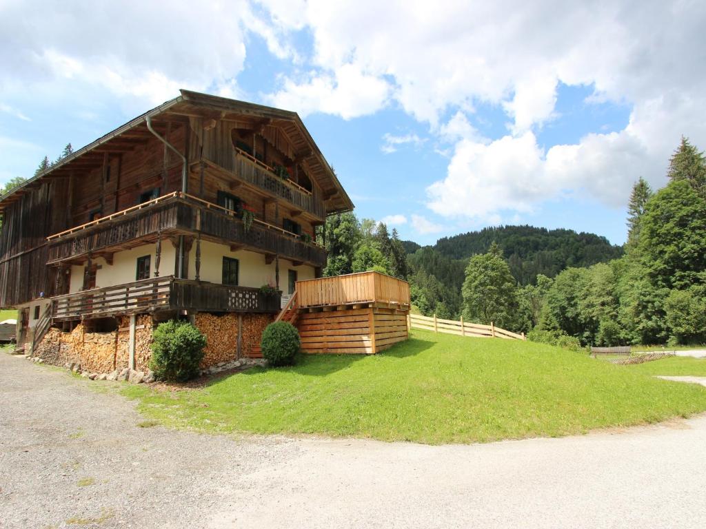 Farmhouse in Hopfgarten near Ski Bus - 1
