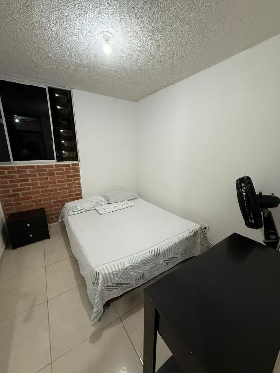 Habitación doble cerca aeropuerto,estadio y buses - 2