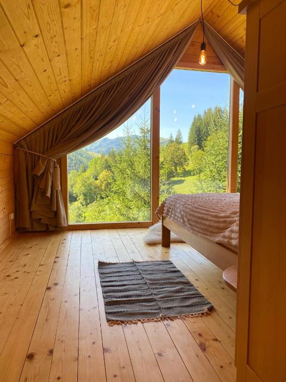 Тиша, Verkhniy Yasenov