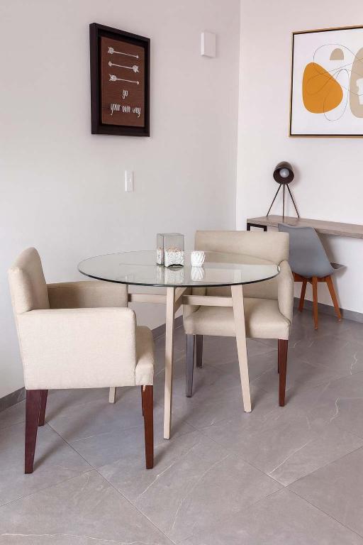 Large studio with working space 100m from 5th Ave - 5