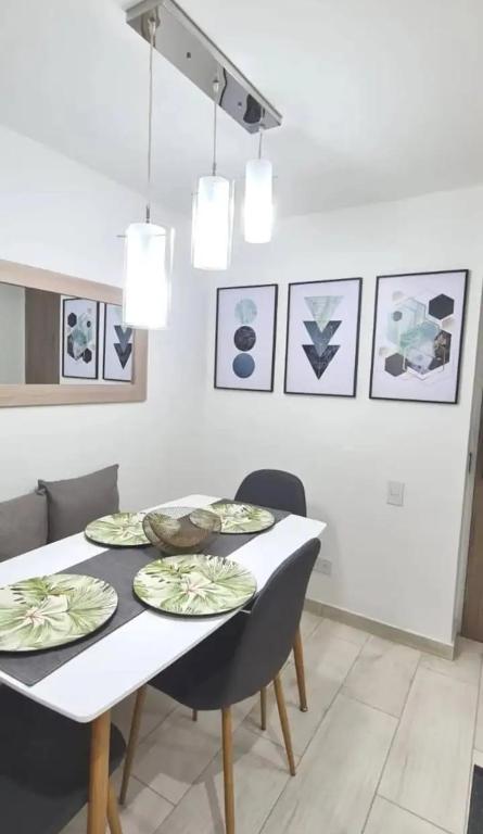 EN EL CENTRO DEL CORAZÓN DE CHAPINERO ALTO HERMOSO APTO DE DOS HABITACIONES a - 2