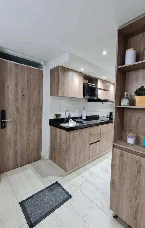 EN EL CENTRO DEL CORAZÓN DE CHAPINERO ALTO HERMOSO APTO DE DOS HABITACIONES a - 3