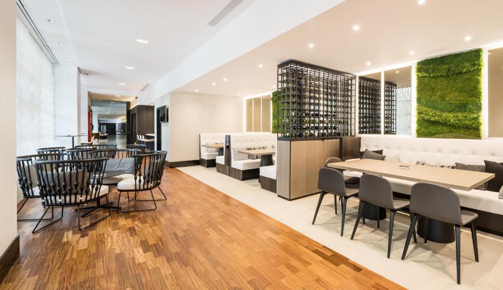 Ilunion Pio XII Hotel