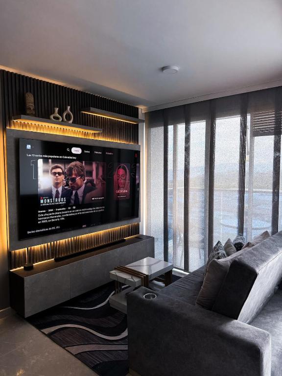 Luxury apartment with a view of the mountains - 1