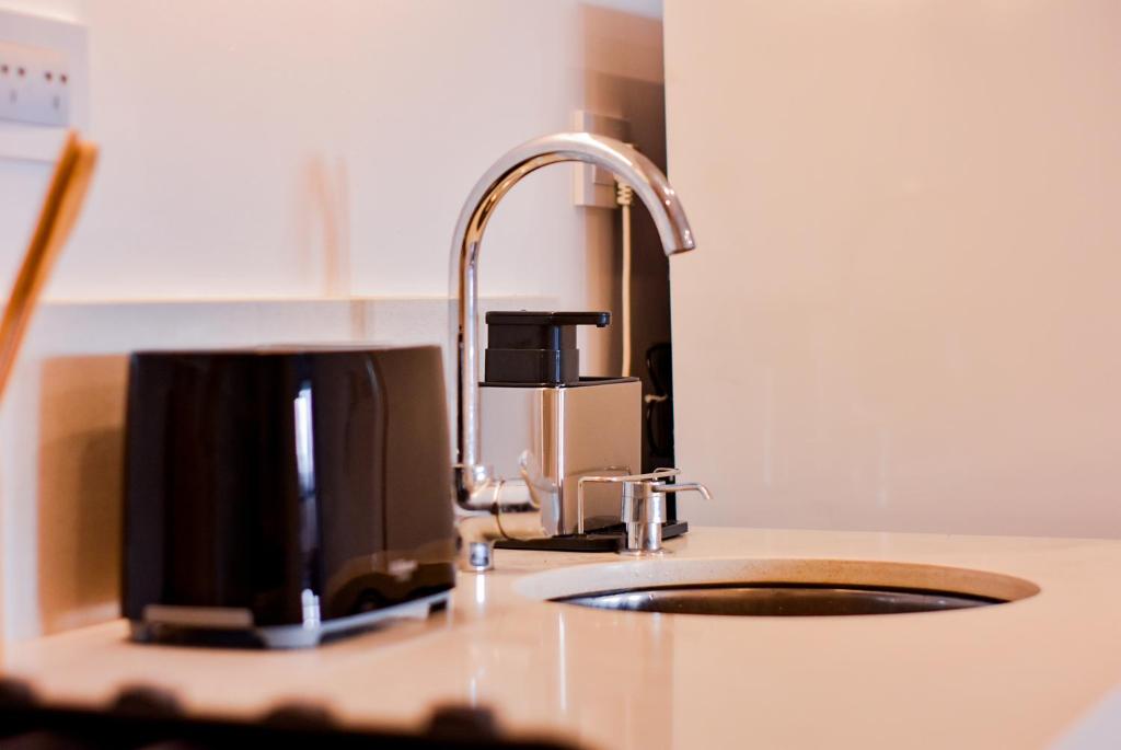 Moderno Depto con balcon - centro! - 3