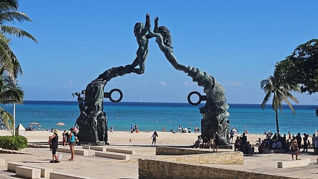 Enjoy yourself in Heaven!, Playa del Carmen