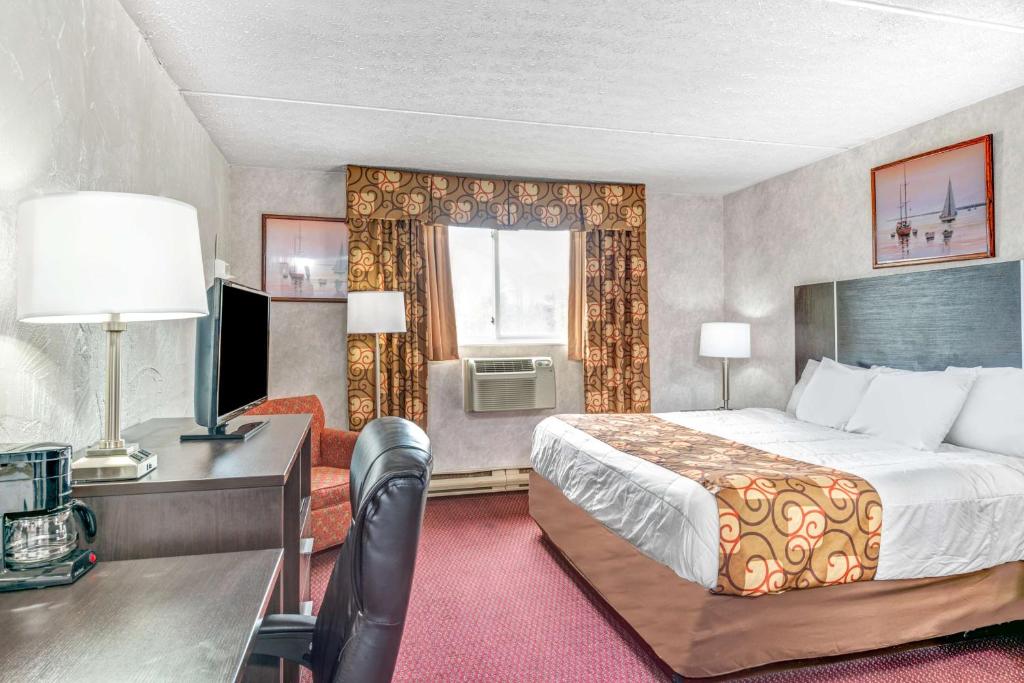 Days Inn by Wyndham Airport/Maine Mall photo