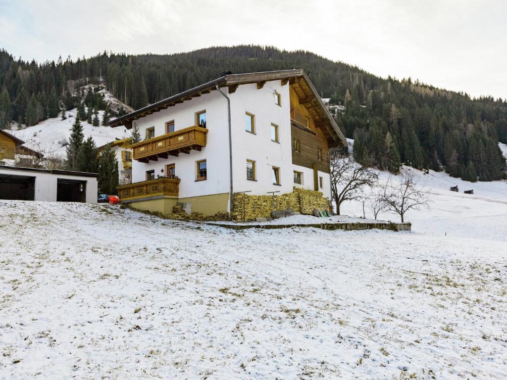 Apartment in See near Ski Slopes, See