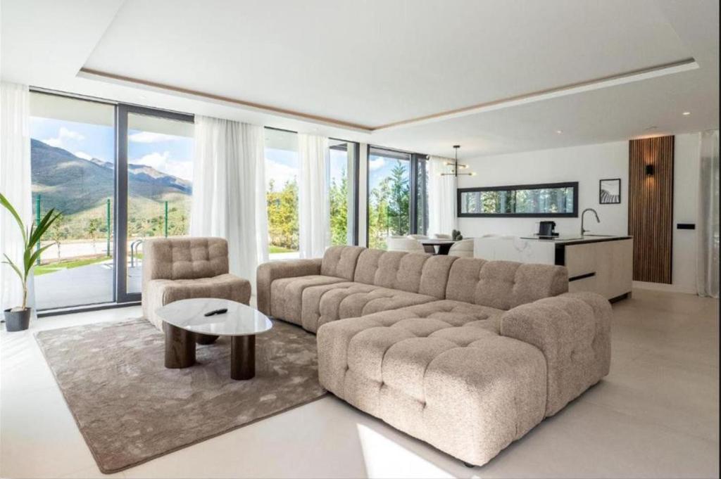 Casa Bella - Brand New Luxury 4 Bedroom Villa on La Cala Golf!! - 2