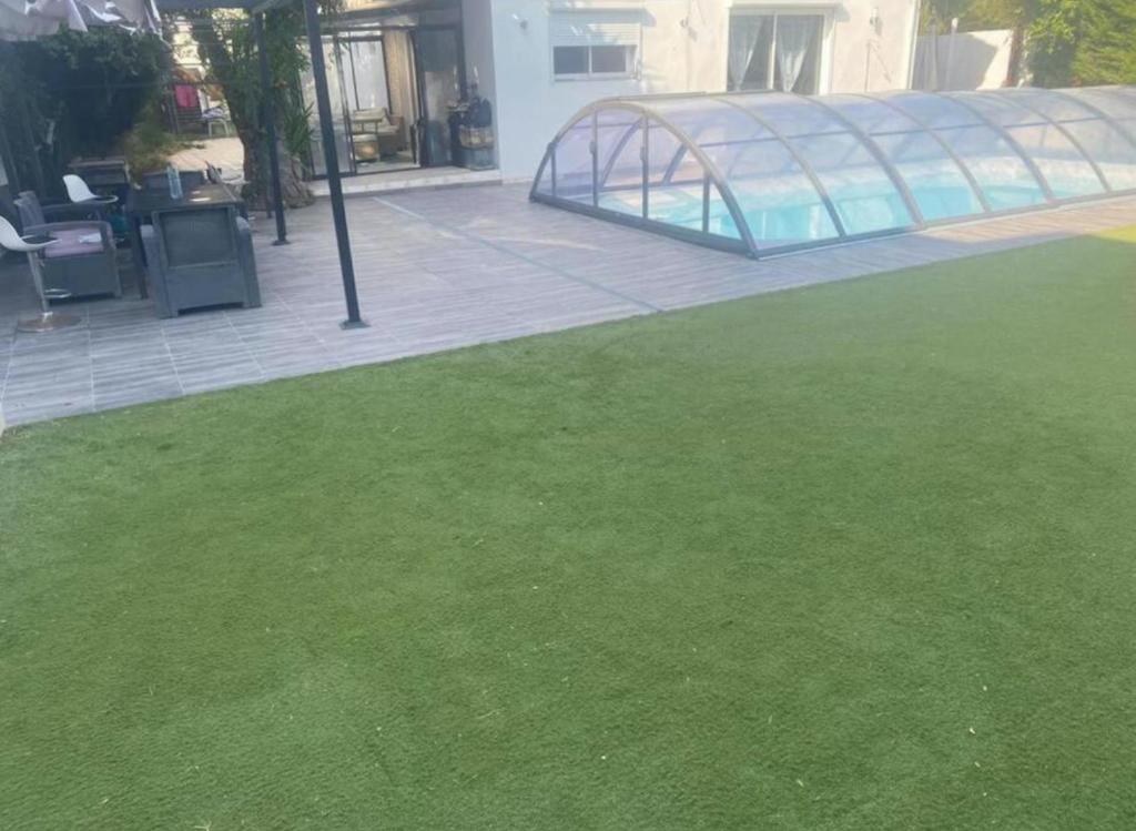 Bas de villa avec piscine et jardin - 5