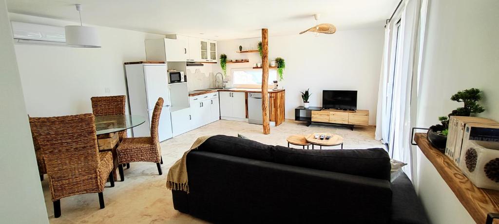 Logement nature T3, Saint-Mitre-les-Remparts