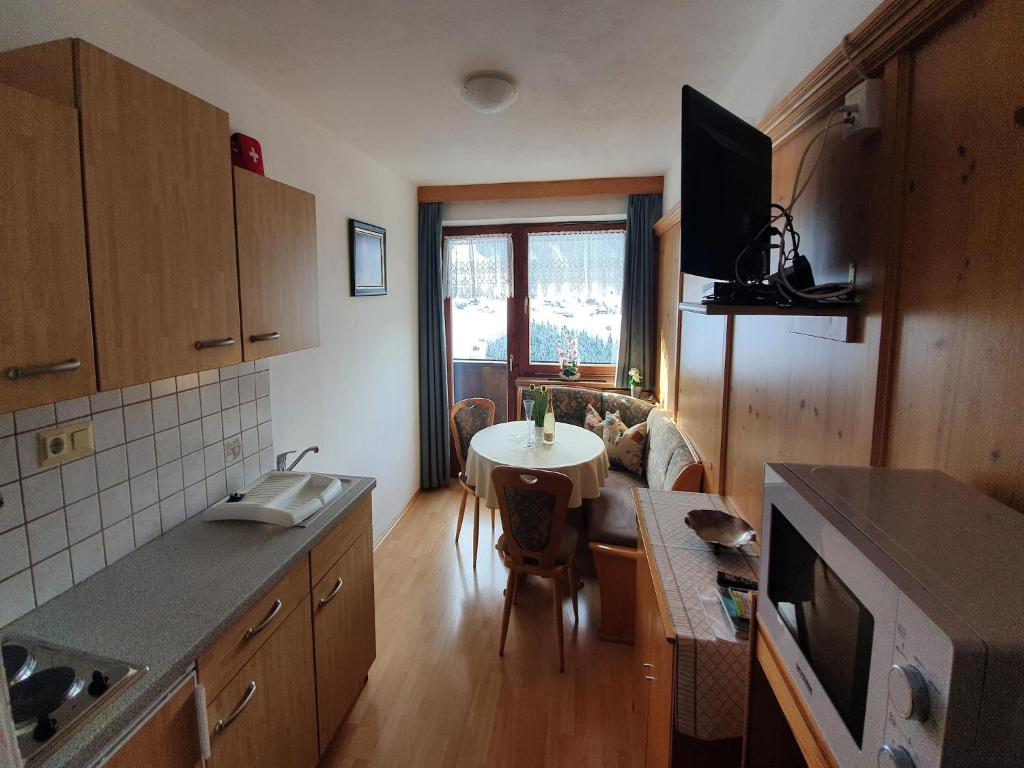 Apartment in Gerlosberg near Ski Lift - 4