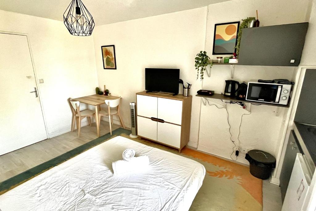 Apartment on the Port of Carnon - 3