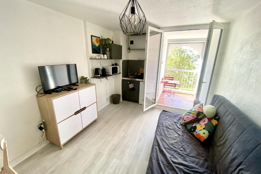 Apartment on the Port of Carnon - 4