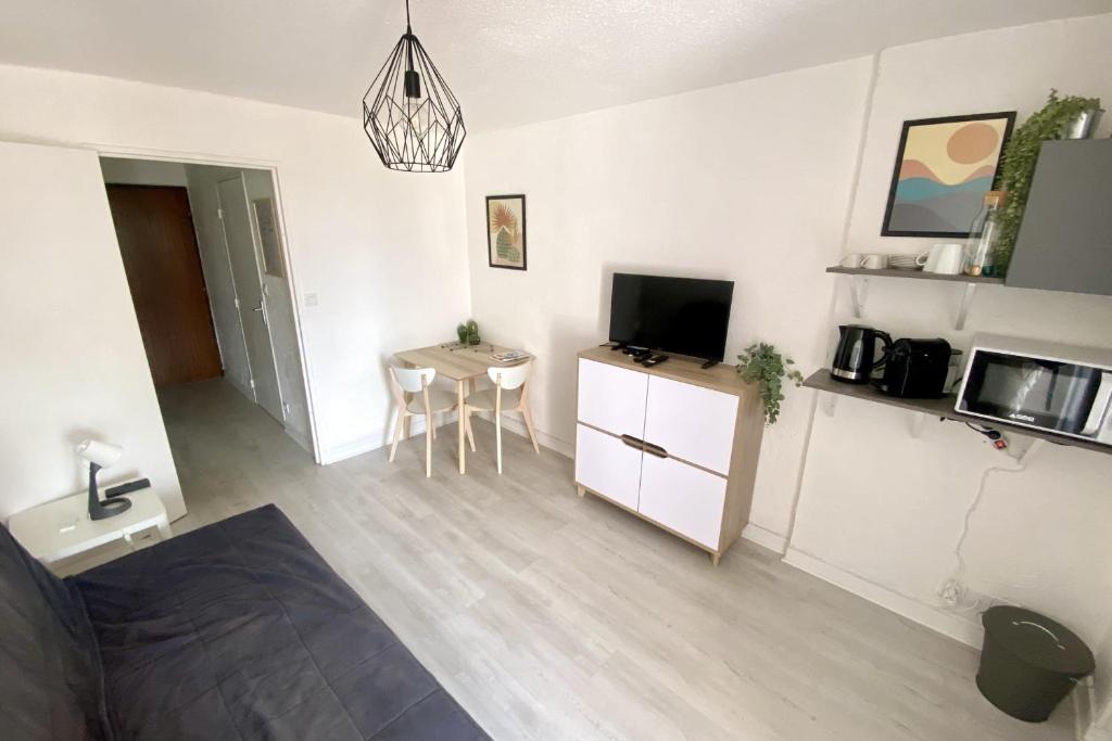 Apartment on the Port of Carnon - 5