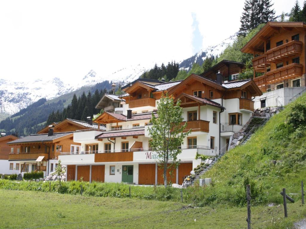 Detached Chalet in Saalbach - 1