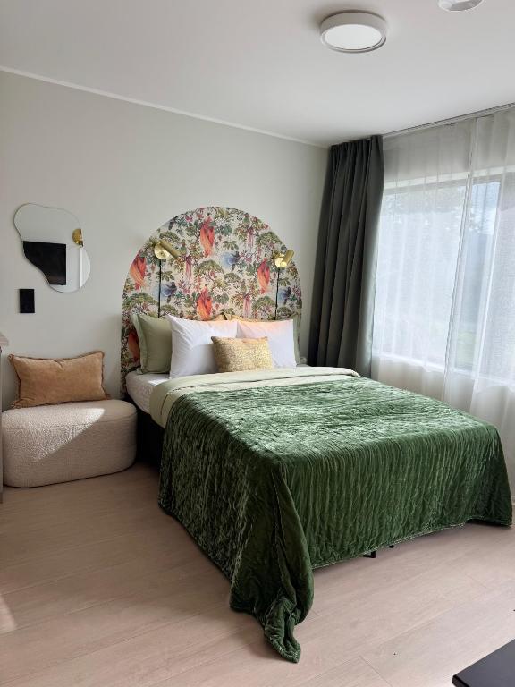 Central & luxurious new studio with private patio, Tromsø