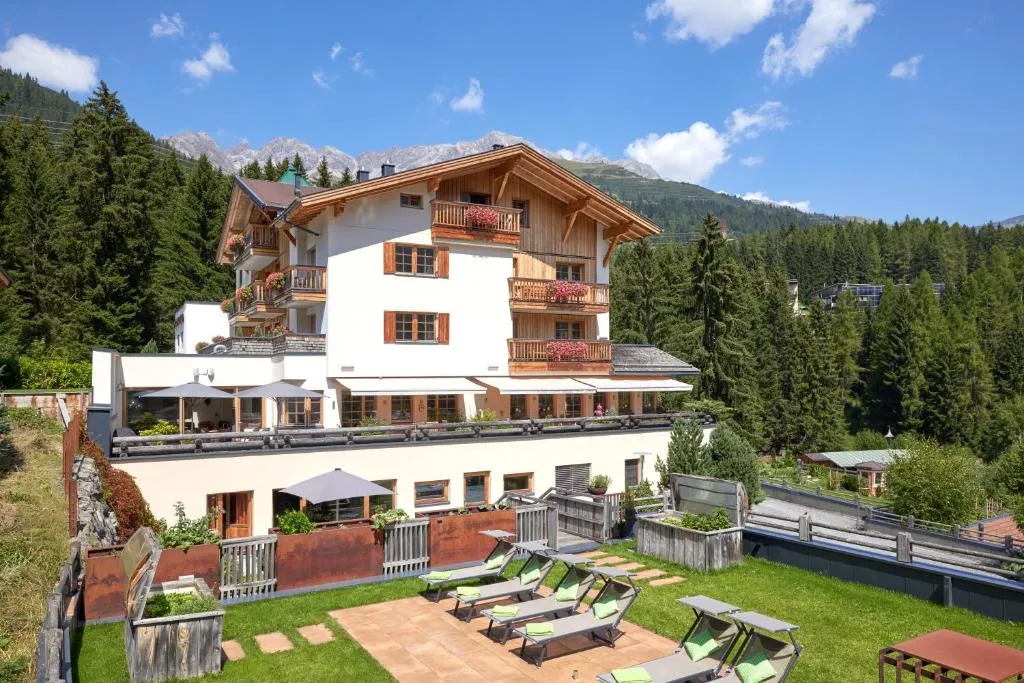 Der Waldhof - Unique - A hidden gem, hotel in Sankt Anton am Arlberg