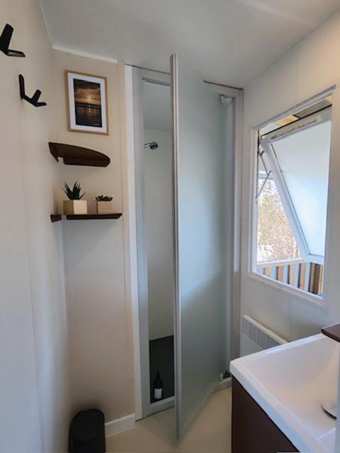 Mobil home neuf 4-6 P dans camping 4 étoiles - L'Almanarre Hyères - 2