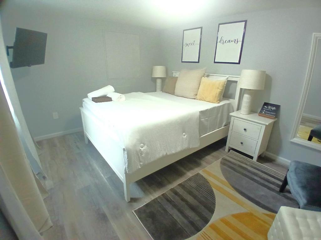 Ambient Private Room in Washington DC, Washington