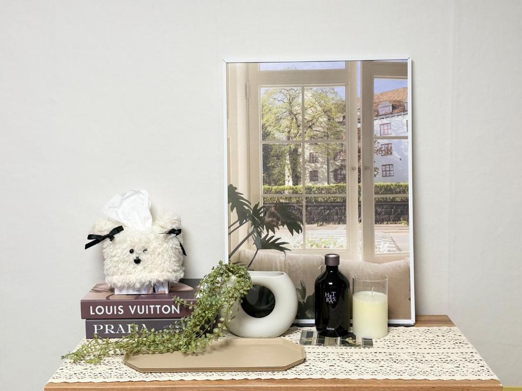 DMC Station,Airport Railroad,Hongdae 10 minutes,King size bed,Family, Group accommodation,JINJIN STAY,Air conditioning in each room, Seúl