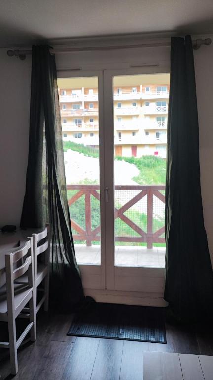 Appartement 5 Personnes, cosy, grand balcon, départ rando - 4