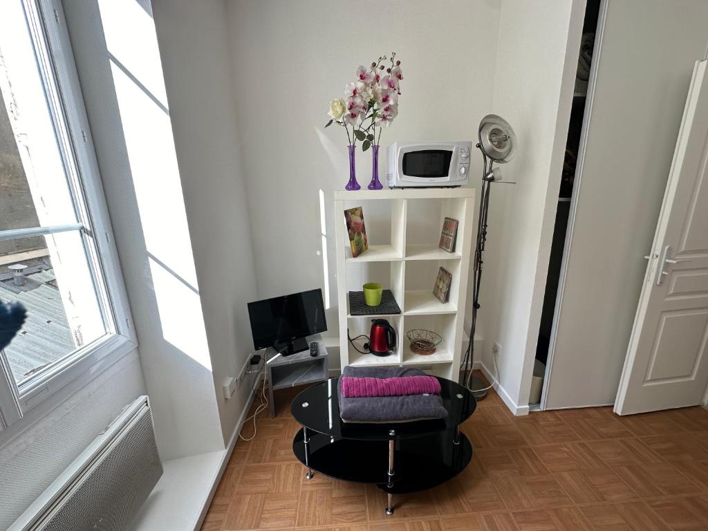 Petit Studio Rue Étienne Marcel - 4