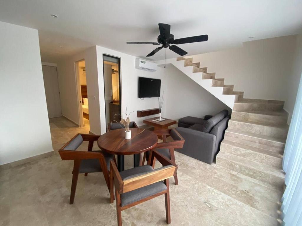 Spacious and comfortable Ph with private pool in Zama, Tulum