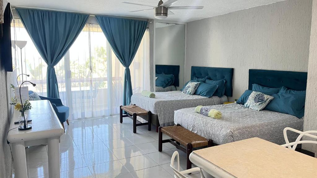 Front Beach Studio, Cancún