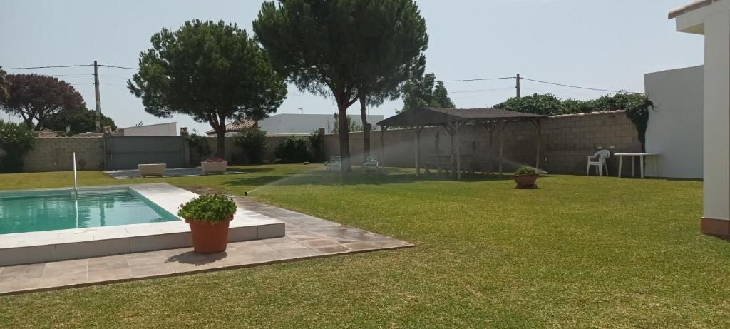 Chalet andaluz con piscina - 2