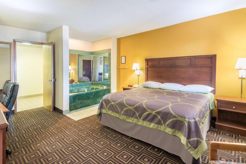 Americas Best Value Inn Seguin Photo 12