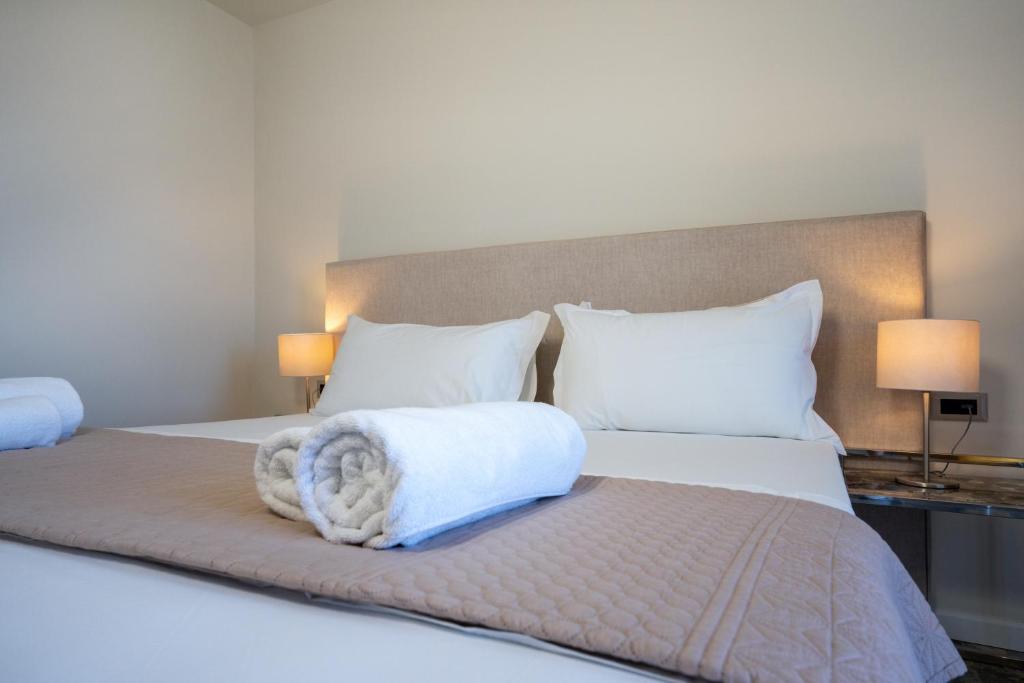 Durres Bay Hotel — Hotel rooms in Golem, Tirane