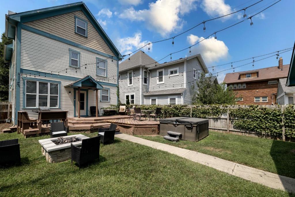 Indy Gem, Mins from Downtown with Hot Tub, Indianapolis