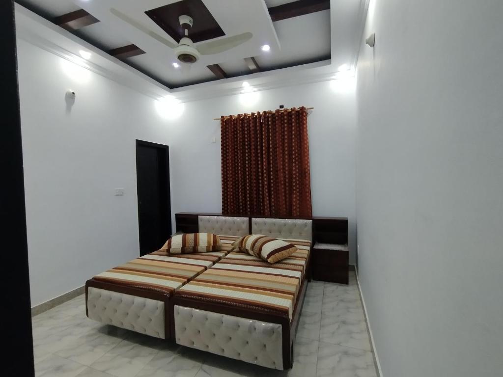 Rest & Stay, Karáčí