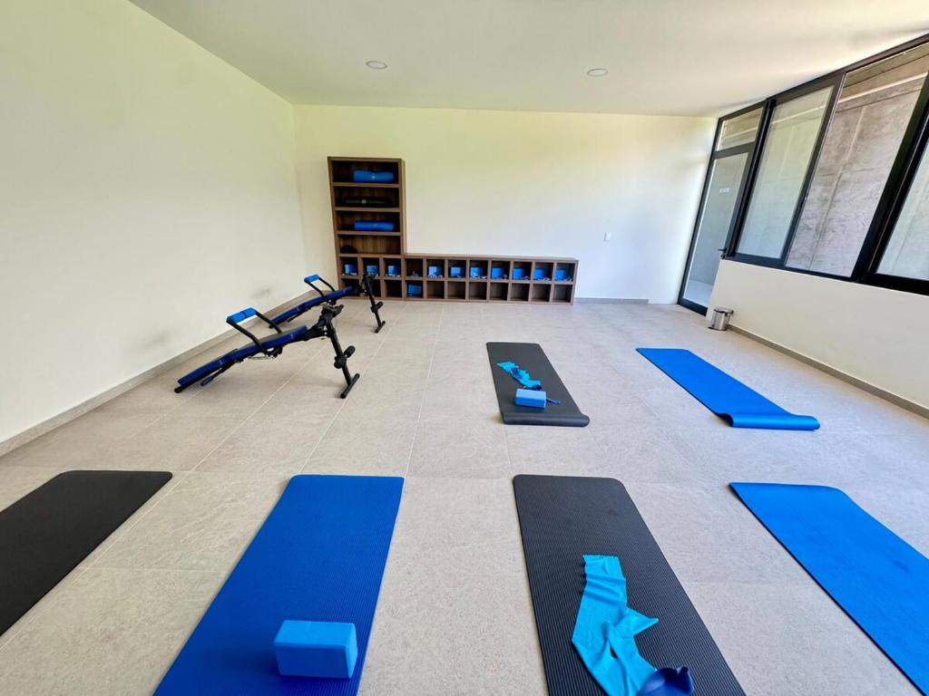 Modern 2BR View Pool & Amenities Near Telmex - 4