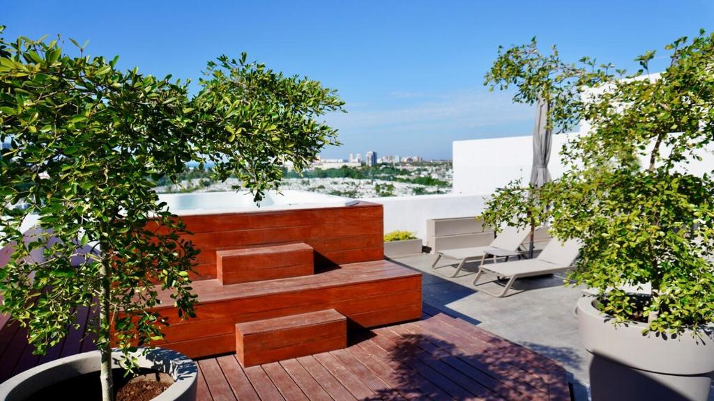 Modern, with Ocean and Mountain View - 3