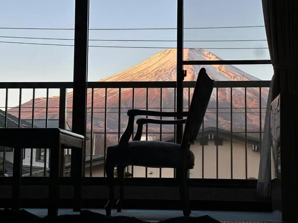 令德湖畔山荘, hotel in Yamanakako