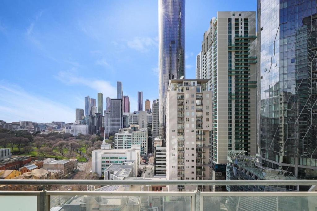 Modern 1BR Apartment in Melbourne CBD - Free Tram Zone, Melbourne