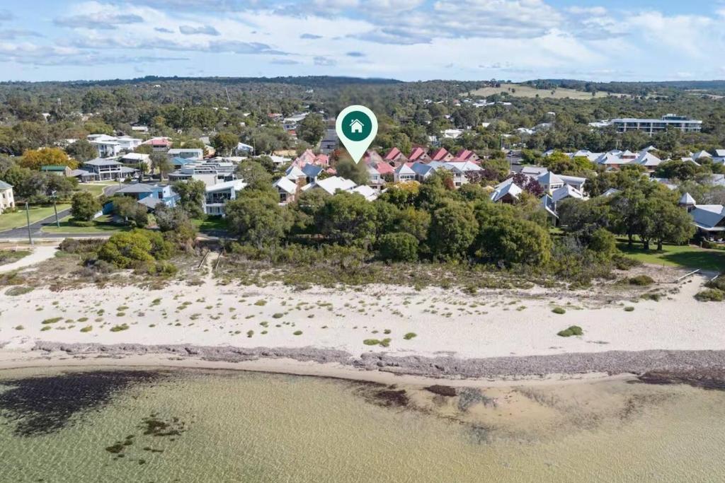 Clearwater - Cosy Comforts Steps from the Beach, Dunsborough