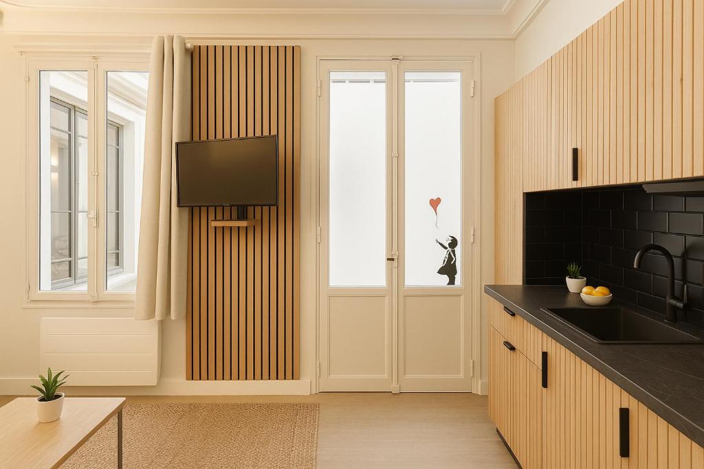 Charming getaway in Le MARAIS - OBERKAMPF working & living - 4