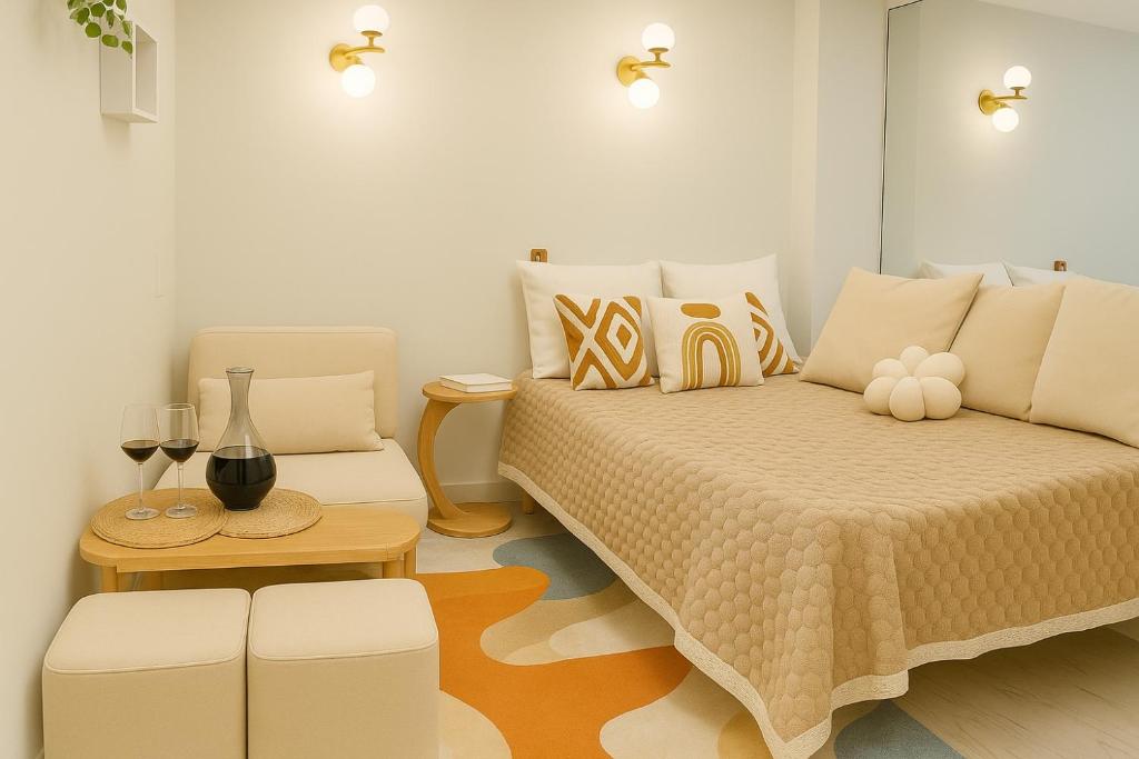 Charming getaway in Le MARAIS - OBERKAMPF working & living - 3