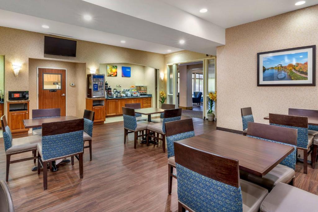 Comfort Suites Eugene University お料理のイメージ