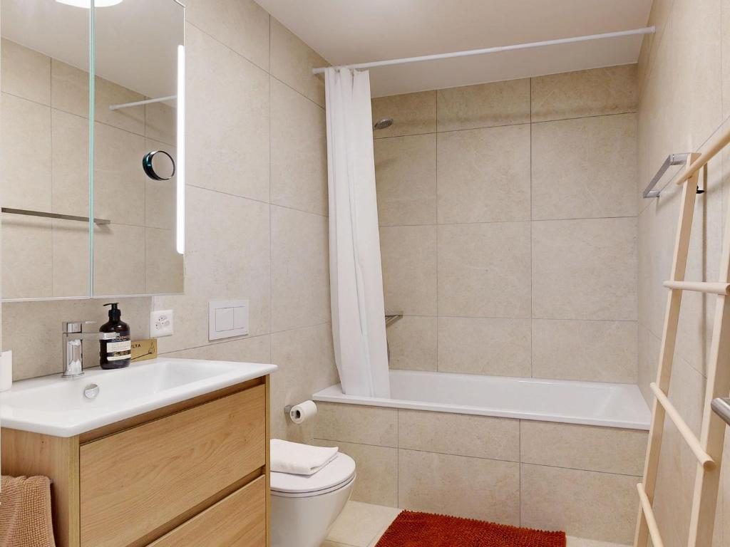 Bright flat with terrace in Sierre - 4