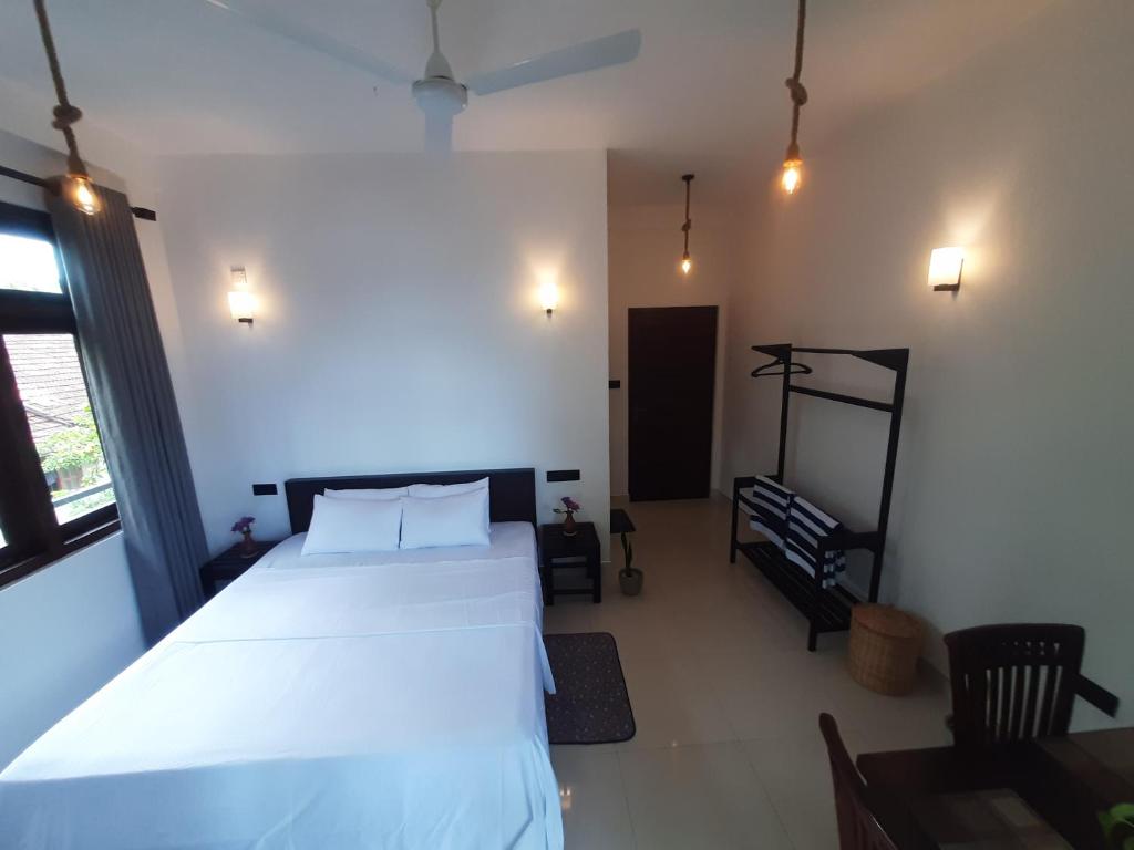 Turtle Point Homestay Seaview 2 - BB, Fast Wi-Fi, AC, Dikwella