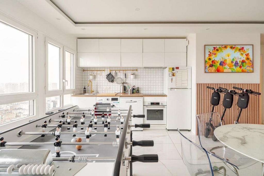 Nice Apartment with amazing view of Paris plus Parking - 3