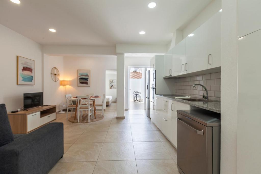 Mendonça Street Apartment, Lagos